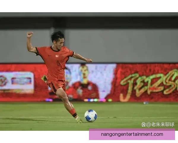 中国足球队备战亚洲杯新征程，主帅强调年轻球员成长与战术创新